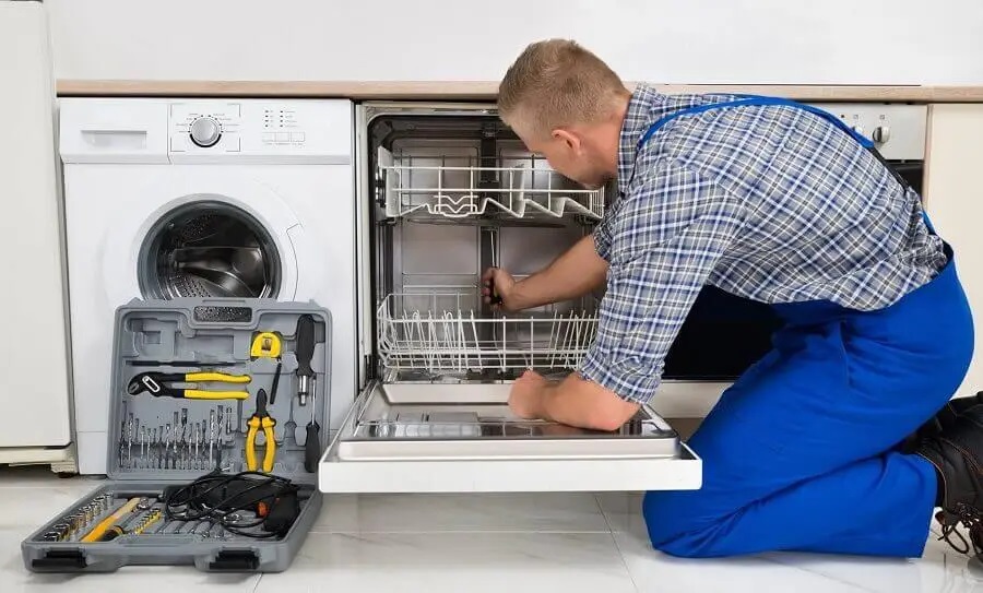Sincan Sunny servisi teknisyen ekibi beyaz eşya tamiri yaparken